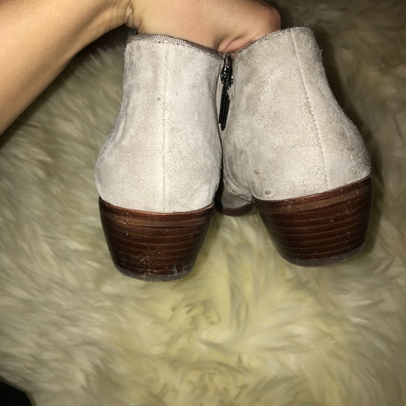 Sam Edelman ‘Petty' Chelsea Boot - Picture 5 of 6